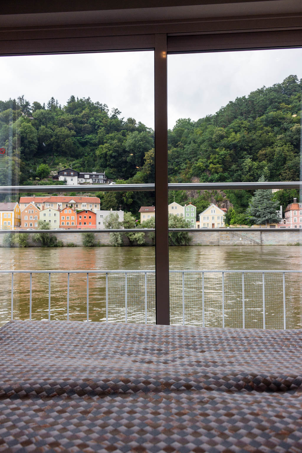Ausblick aus der Kabine: Flusskreuzfahrt Main-Donau-Kanal: Von Passau nach Frankfurt am Main mit der MS BELVEDERE