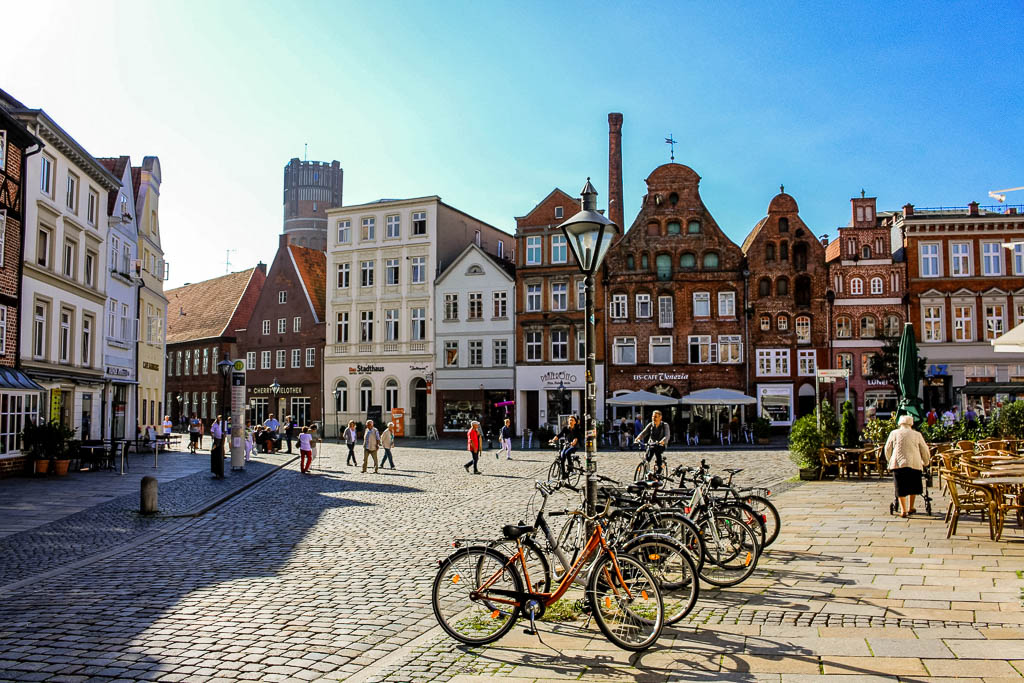 Platz "Am Sande" 10 Dinge die man in Lüneburg machen sollte! Sehenswürdigkeiten und Tipps für die Hansestadt